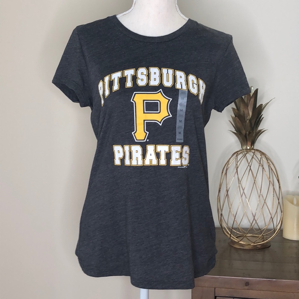 Pittsburgh Pirates NWT women’s T-shirt Medium